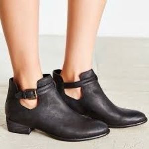 Seychelles Tourmaline Black Bootie